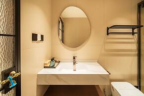 Jingdezhen Streamside B&B