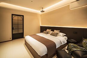 Jingdezhen Streamside B&B