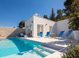Modern Villa With Pool Nancy