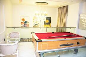 Tredview Hotel and Suites