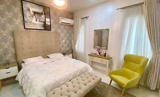 Keji's Shortlet Apartment