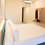 Front One Hotel Mesir Surabaya