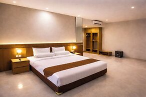 Front One Hotel Mesir Surabaya