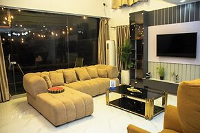 Lavish Apartment