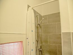 Comfy Accommodation With Balcony
