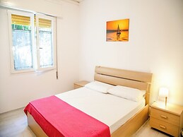 Comfy Accommodation With Balcony