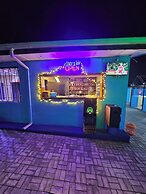 Top Nosh Lounge and Bar