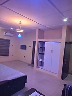 Top Nosh Lounge and Bar