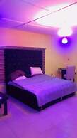 Top Nosh Lounge and Bar