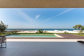 Luxe 4BR Villa Private Pool Beach Al Zorah