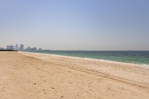 Luxe 4BR Villa Private Pool Beach Al Zorah