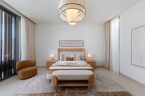 Luxe 4BR Villa Private Pool Beach Al Zorah