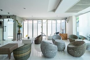 Yenna Apartment