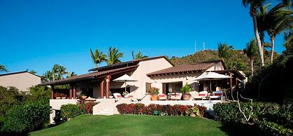 Staffed Ocean View Villa w Four Seasons Amenities