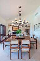 Staffed Ocean View Villa w Four Seasons Amenities