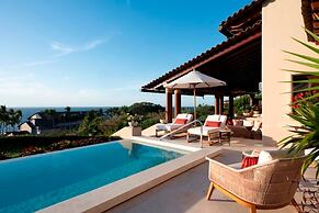 Staffed Ocean View Villa w Four Seasons Amenities