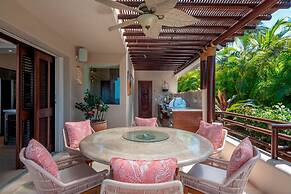 Staffed Ocean View Villa w Four Seasons Amenities