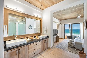 Private Careyeros Oceanfront Living