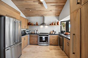 Private Careyeros Oceanfront Living