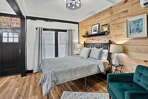 Rustic Ky Retreat, Columbia House Unit B Apts