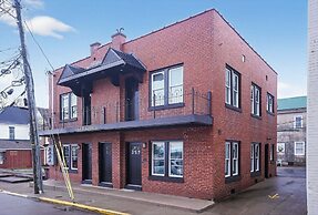 Rustic Ky Retreat, Columbia House Unit B Apts