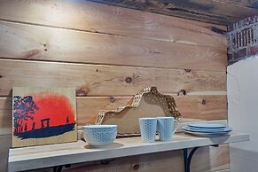 Rustic Ky Retreat, Columbia House Unit B Apts