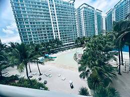 Cozy Condos at Azure Urban Resort