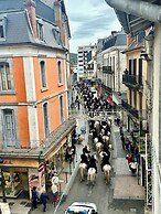 A l'ombre de la Tour