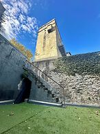 A l'ombre de la Tour