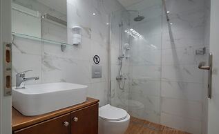 Delejo Resort & Suites