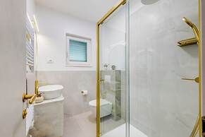 7 Olives Apartments