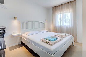 7 Olives Apartments