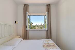 7 Olives Apartments