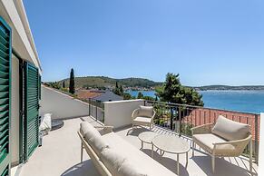 7 Olives Apartments