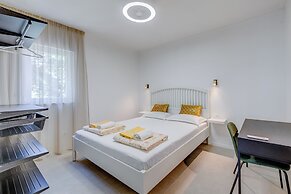 7 Olives Apartments
