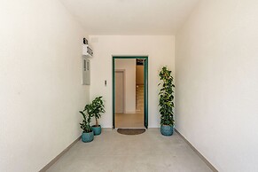 7 Olives Apartments