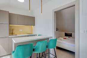 7 Olives Apartments