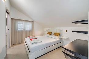 7 Olives Apartments