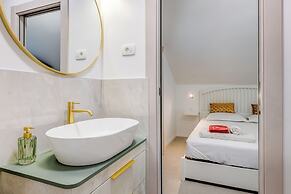 7 Olives Apartments
