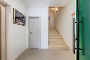 7 Olives Apartments