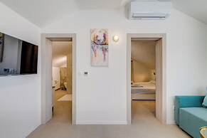 7 Olives Apartments