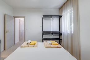 7 Olives Apartments