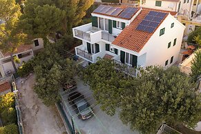 7 Olives Apartments