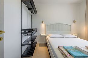 7 Olives Apartments