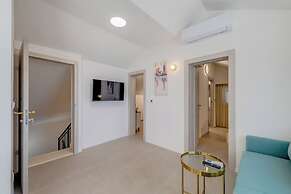 7 Olives Apartments
