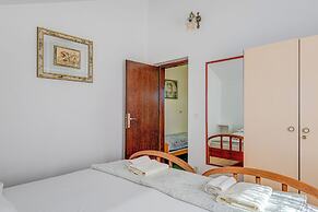 7 Olives Apartments