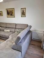 LV Central Apartment-Free Parking
