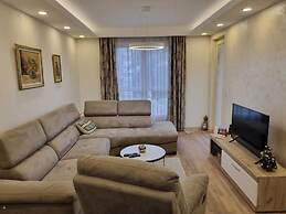 LV Central Apartment-Free Parking