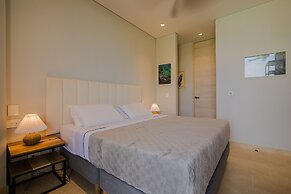 2BR 5 Guests Private Balcony and Shared Pool