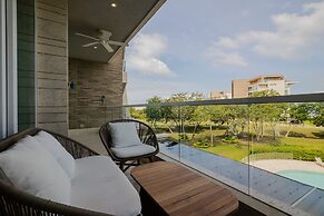 2BR 5 Guests Private Balcony and Shared Pool